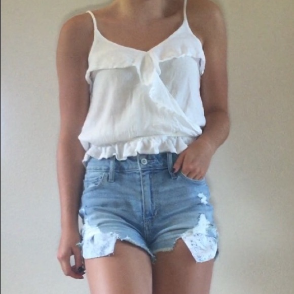 White Hollister crop top - Picture 1 of 2